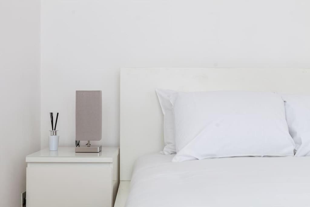 Spacious Retreat 2-Bed In Popular Camden Town Londra Esterno foto