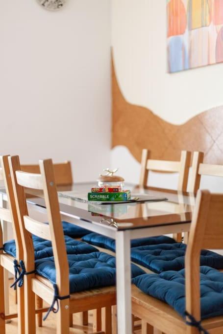Spacious Retreat 2-Bed In Popular Camden Town Londra Esterno foto